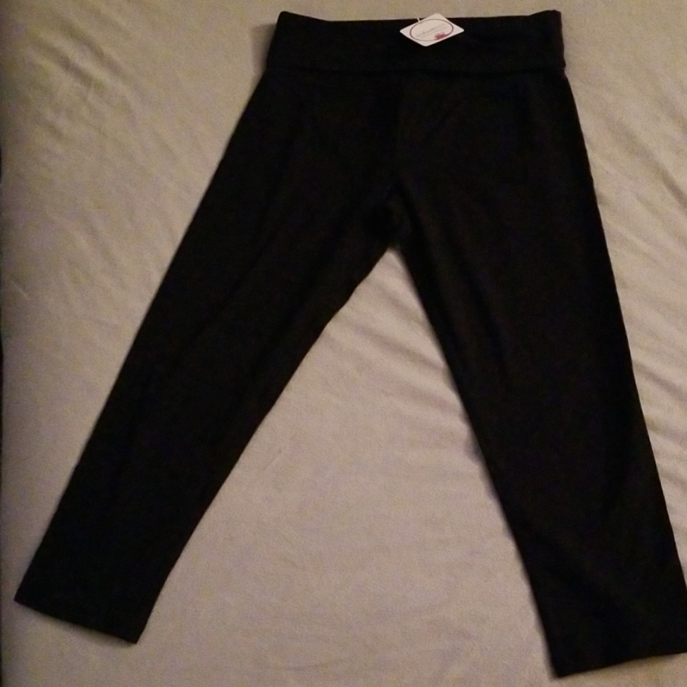 NWT Cropped Leggings - Picture 2 of 2